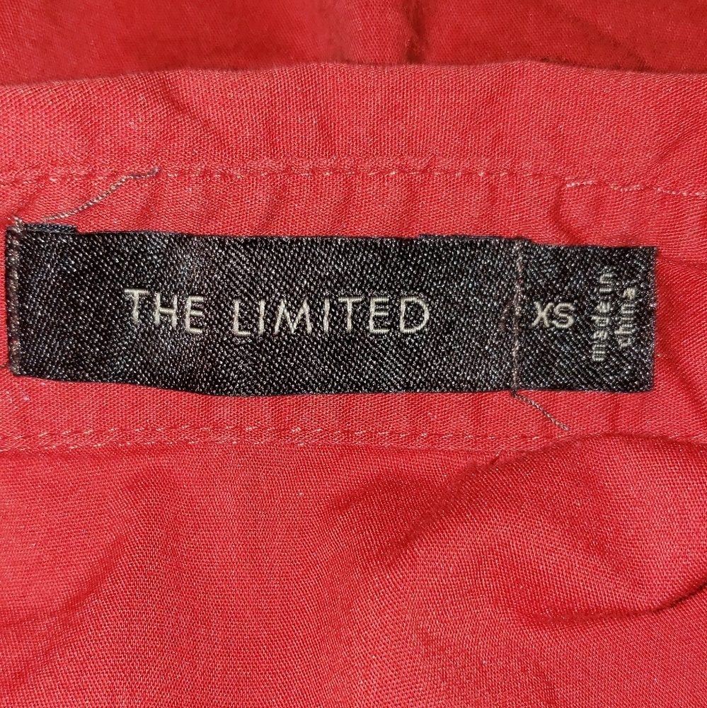 ❤The Limited Short Sleeve Ruffled Button-Down - Picture 6 of 7